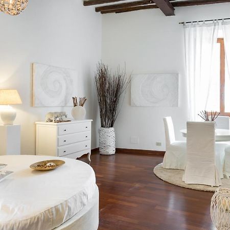 רומא Ghetto Campo Dei Fiori Luxury White Rooms מראה חיצוני תמונה
